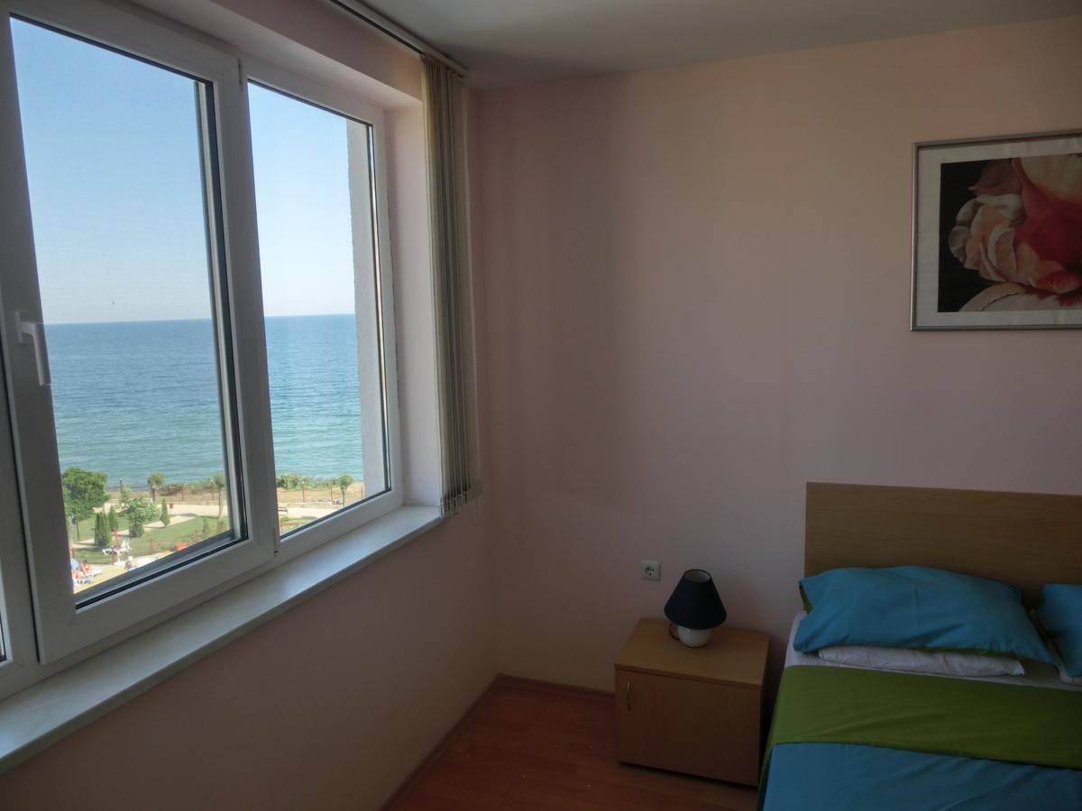 Sea View Panorama Apartment On Complex With Pools And Beach, Sveti Vlas Eksteriør billede